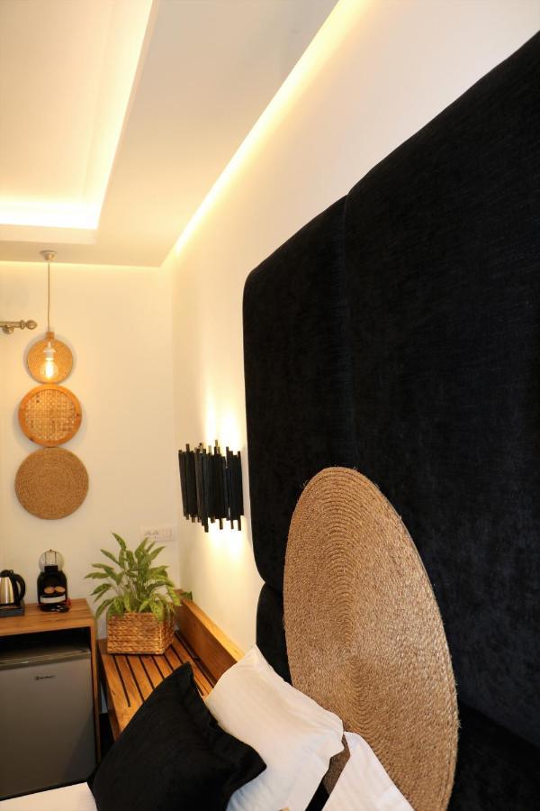 Angelica'S Deluxe Rooms In Adamas Adamantas (Milos) Exterior foto